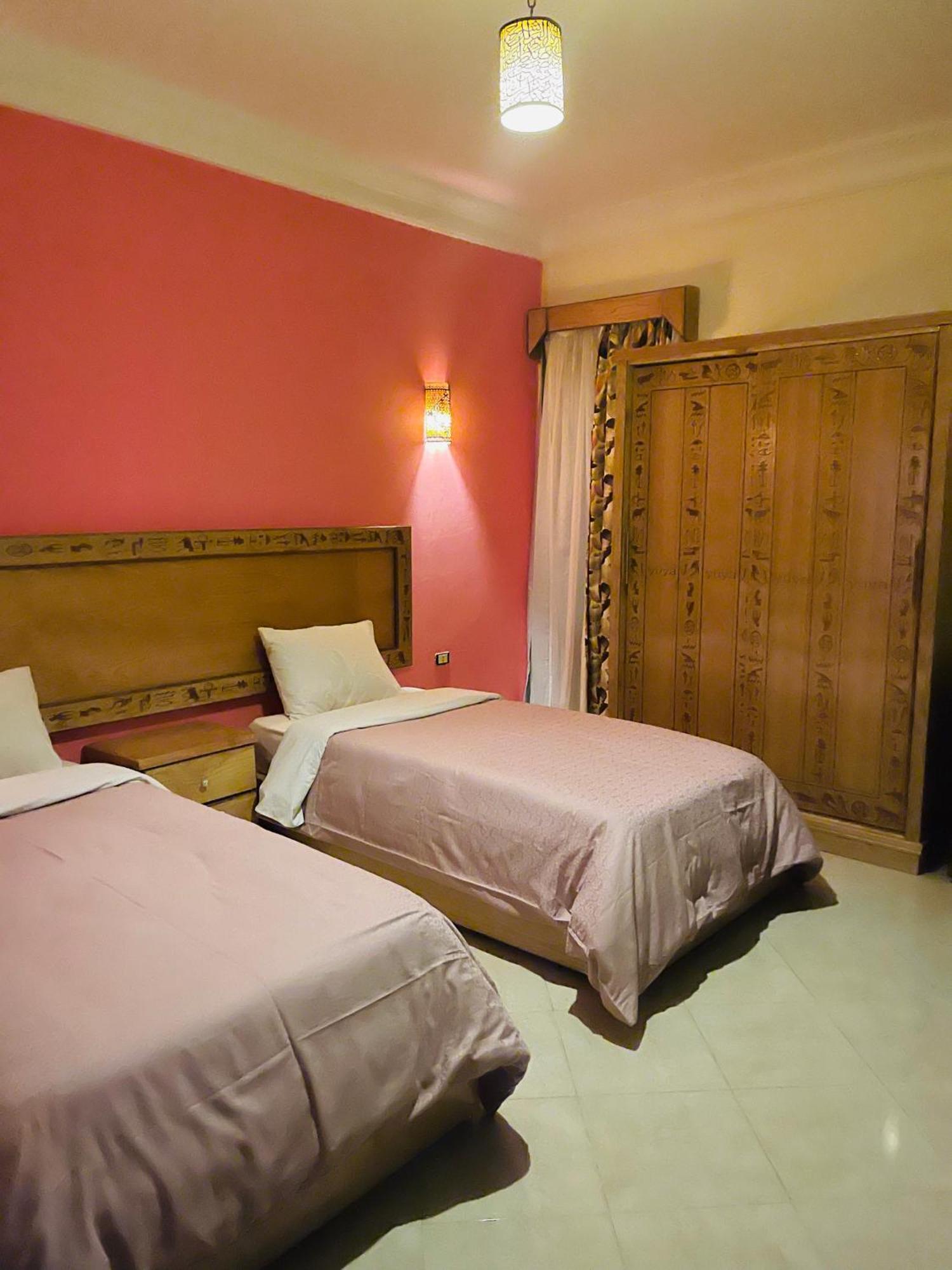 Hotel Jewel Howard Carter