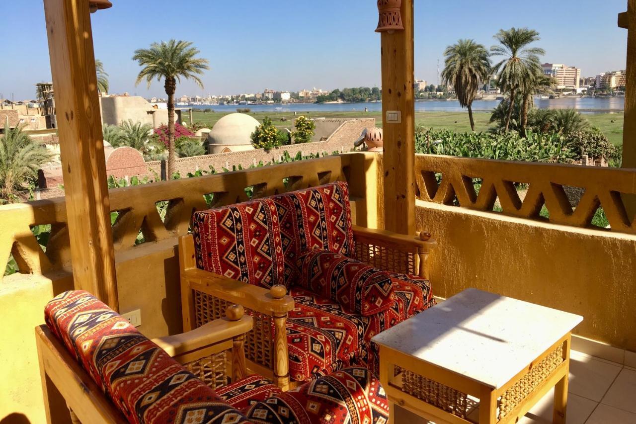 Jewel Howard Carter Hotel